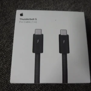 Apple MC9C4ZA/A Thunderbolt 5 (USB‑C) Pro Cable (1 m)