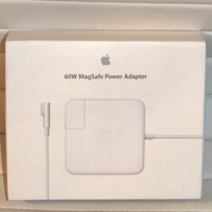 Apple MC461B/B Apple 60W MagSafe Power Adapter (for previous generation 13.3-inch MacBook and 13-inch MacBook Pro)